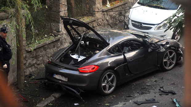 „Био је добар дечко, а онда је почео да се туче и пуца“: Комшије о навијачу Звезде којем је „порше“ дигнут у ваздух